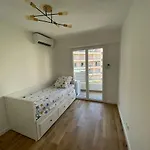 Renovated 4 Apartment-parking Next Door And At 700m אנטיב