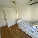 Renovated 4 Apartment-parking Next Door And At 700m דירה *