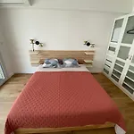 Renovated 4 Apartment-parking Next Door And At 700m * אנטיב