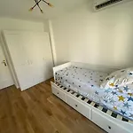 Renovated 4 Apartment-parking Next Door And At 700m * أنتيب