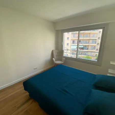 Апартаменты Renovated 4 Apartment-parking Next Door And At 700m *