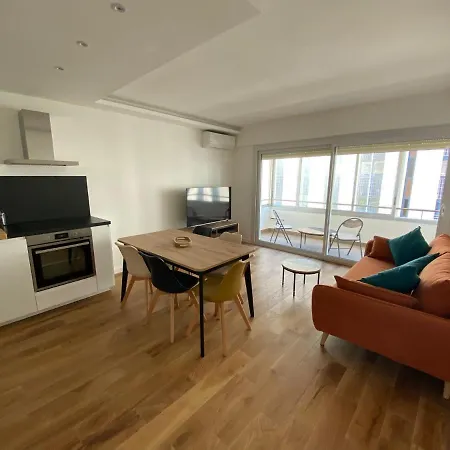 Renovated 4 Apartment-parking Next Door And At 700m * Antibes