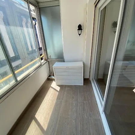 Renovated 4 Apartment-parking Next Door And At 700m *