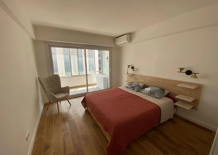 Lägenhet Renovated 4 Apartment-parking Next Door And At 700m Antibes