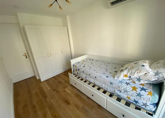 Renovated 4 Apartment-parking Next Door And At 700m * Antibes