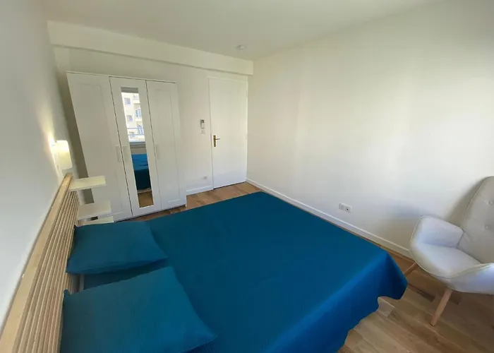 Renovated 4 Apartment-parking Next Door And At 700m *