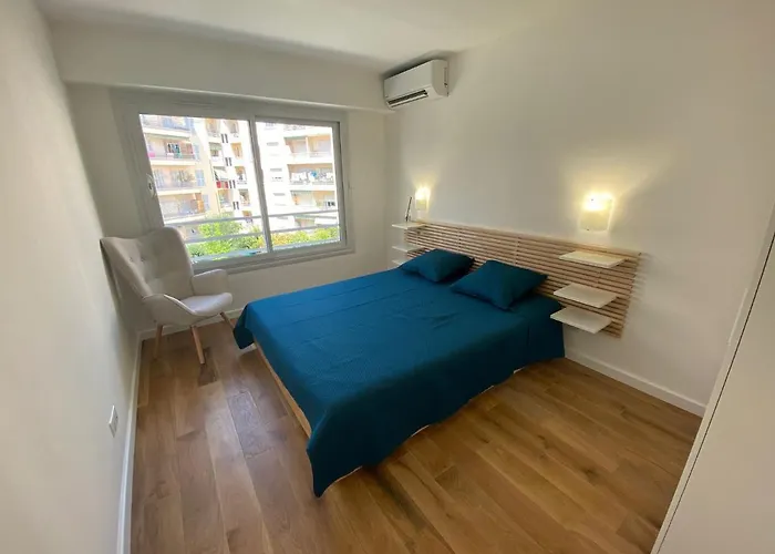 Renovated 4 Apartment-parking Next Door And At 700m *
