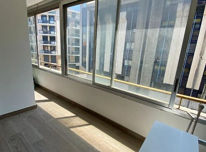 Renovated 4 Apartment-parking Next Door And At 700m Antibes